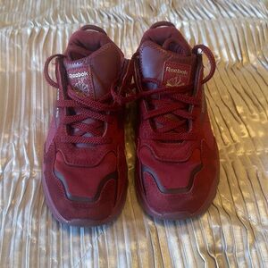 Girls size 1 Reebok sneakers